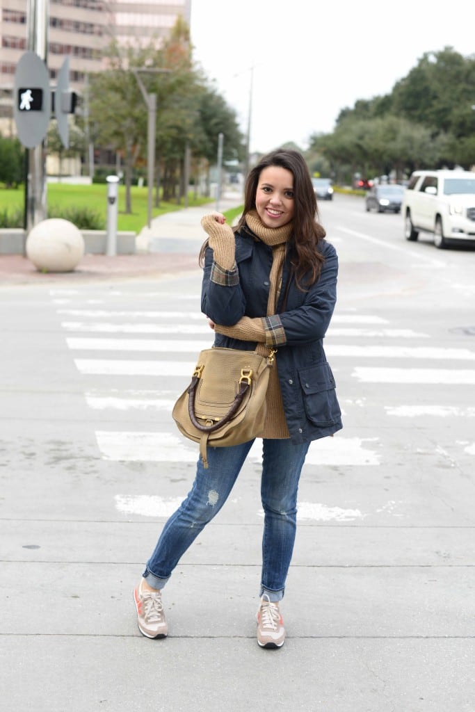 Oversized turtleneck & Sneakers