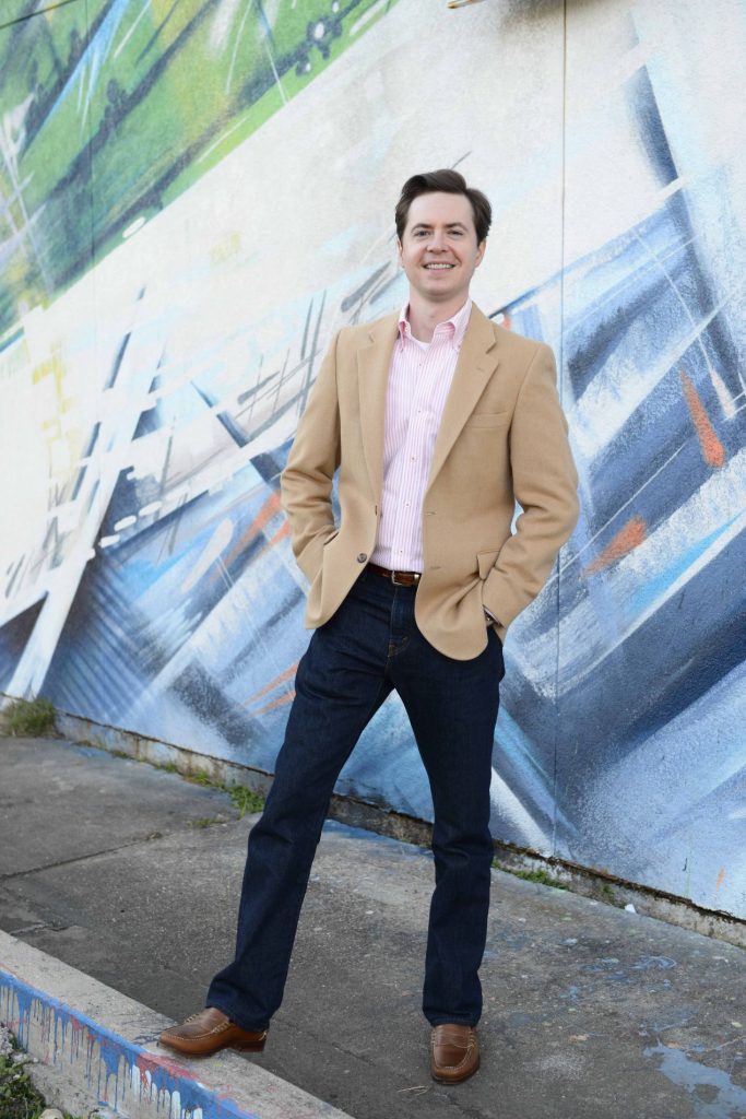 Preppy men's date night look 