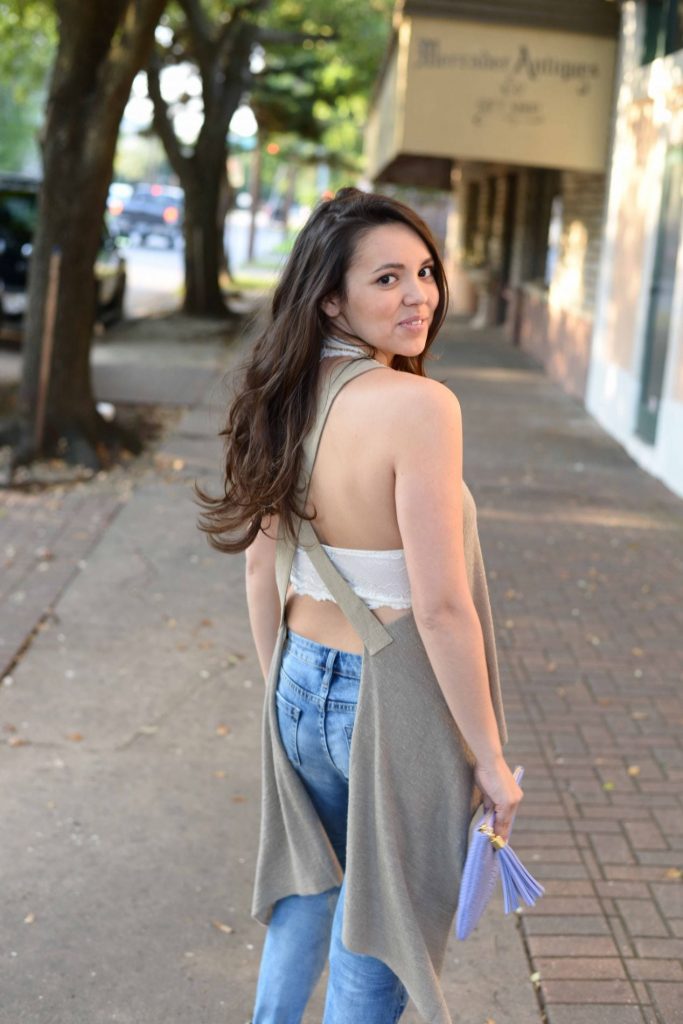 How to wear a backless top