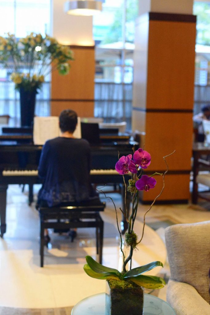 Hotel Giraffe NYC lobby