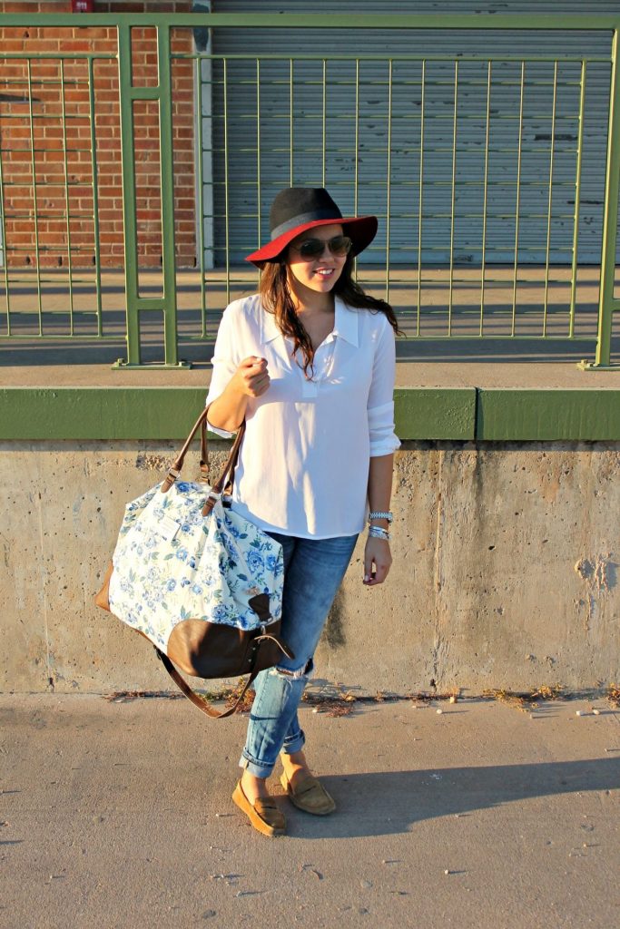 Casual weekend travel look