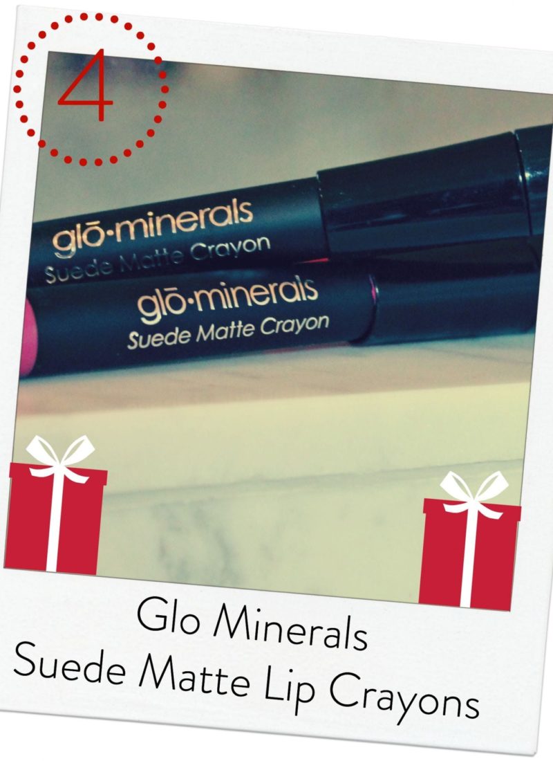 Day 4: Girl Wonder Life’s Christmas Giveaways