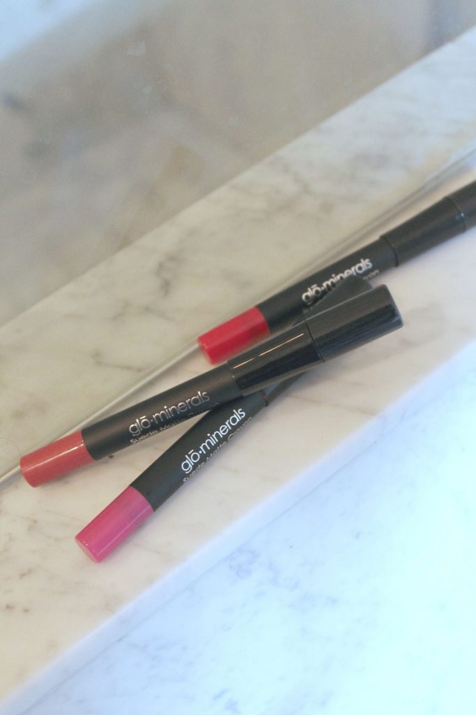 Glo Minerals suede matte crayon