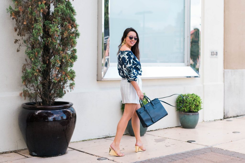 How to mix floral and stripes in outfit
