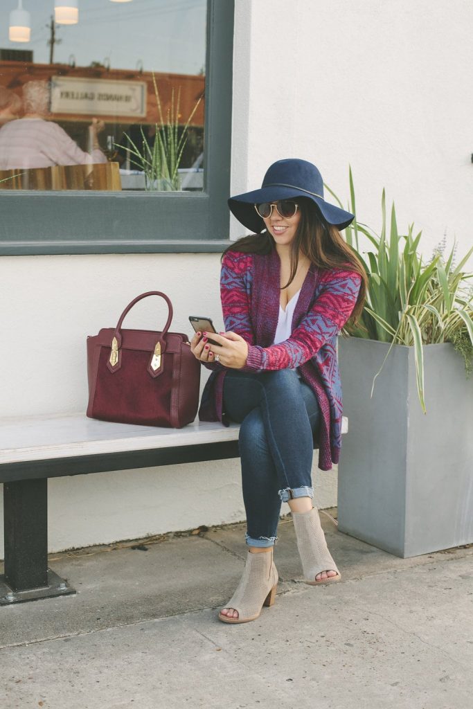 Burgundy and navy fall outfit idea