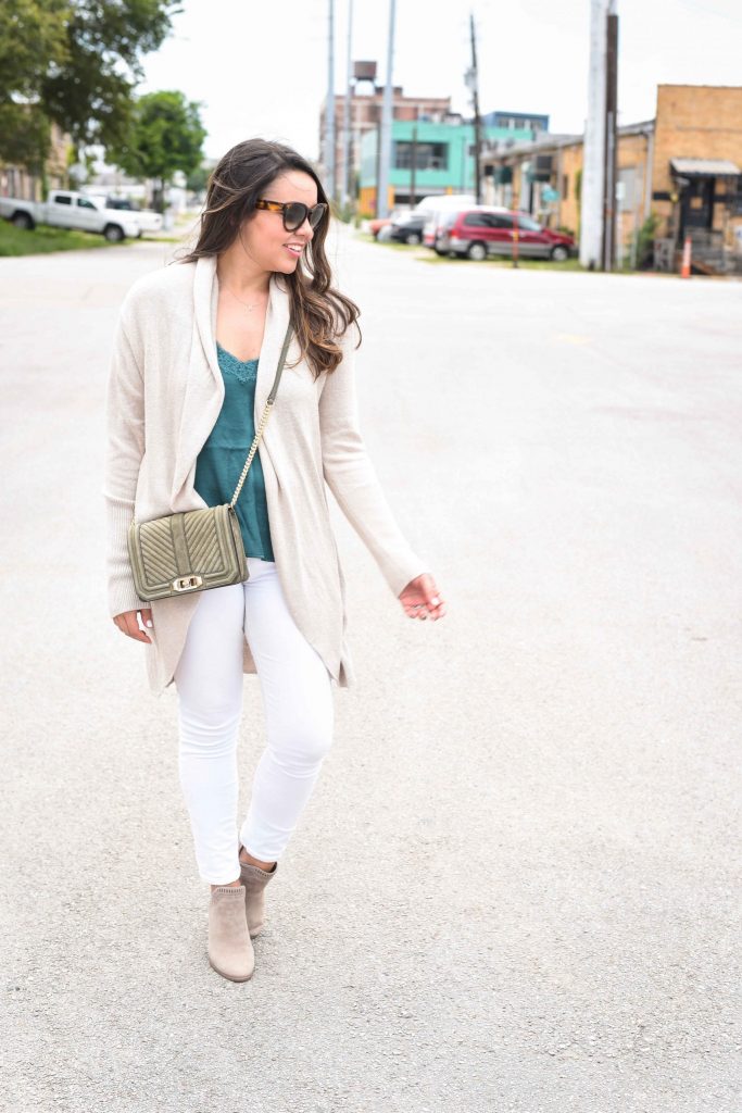 Cardigan and white jeans outfit | booties with white denim