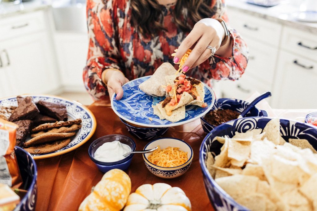 fall party ideas, easy eats for a tailgate