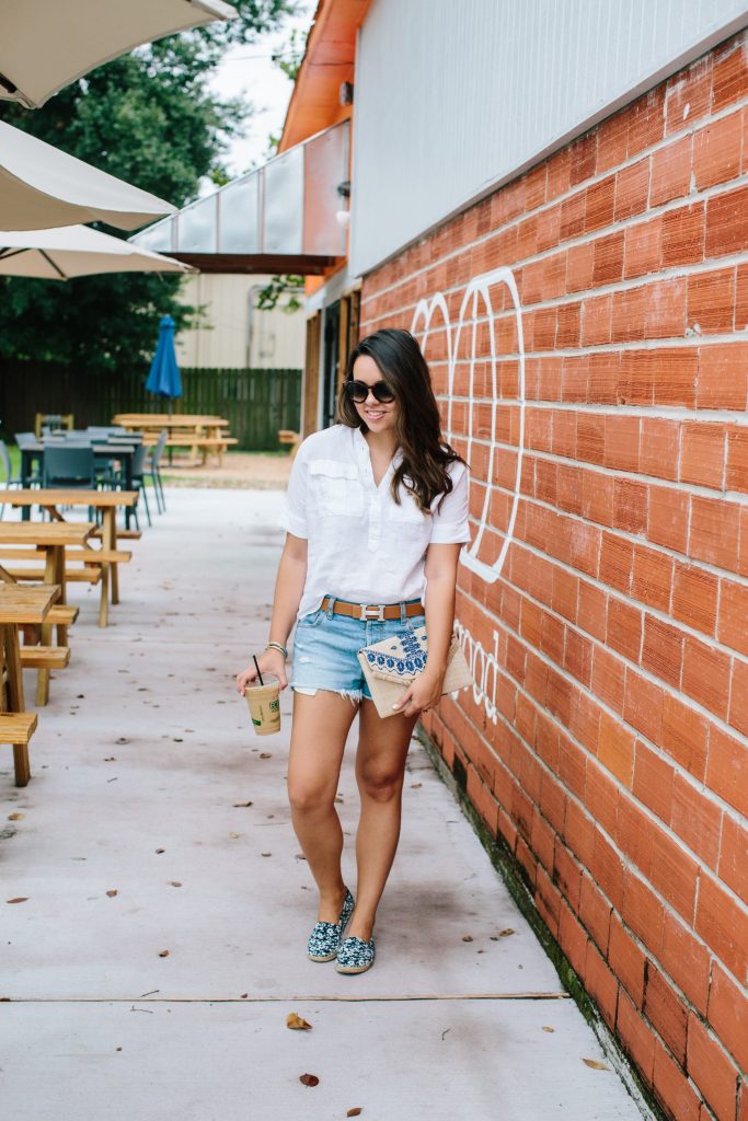 everyday casual outfit - cutoff jean shorts