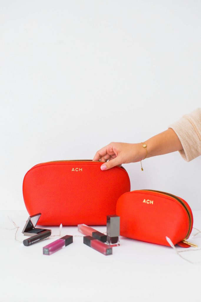 Travel pouch gift set, classic gift ideas, timeless Christmas gifts