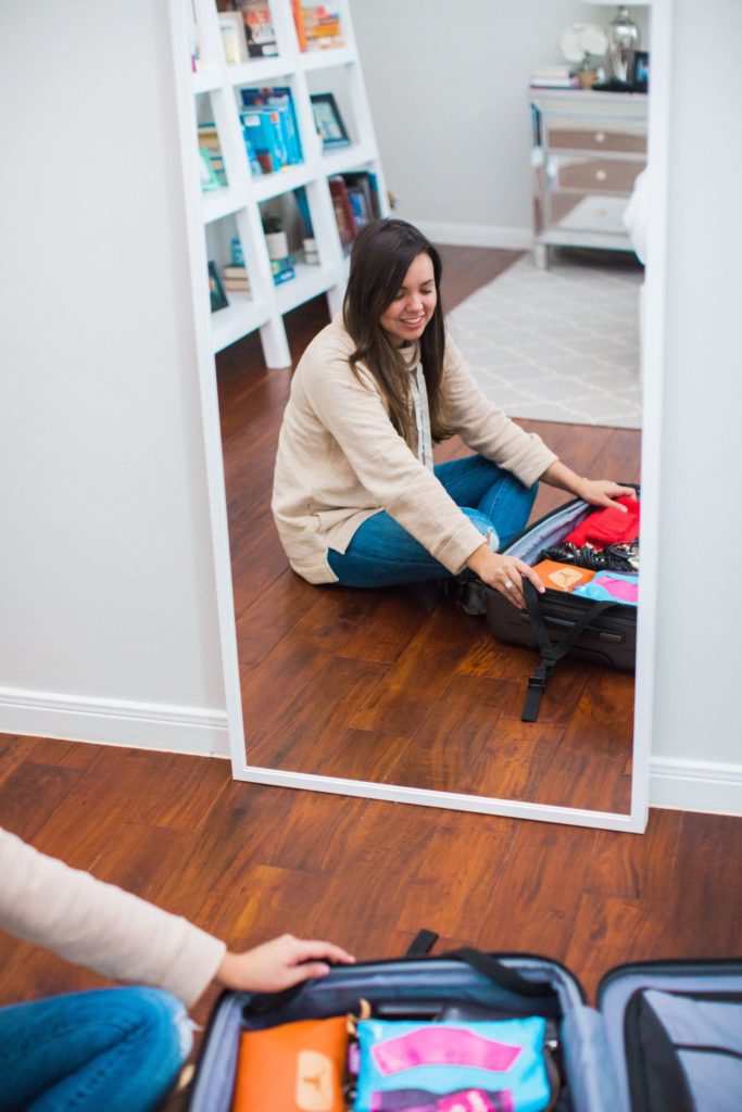 Packing with Kelsey luggage, inside my suitcase, packing tips