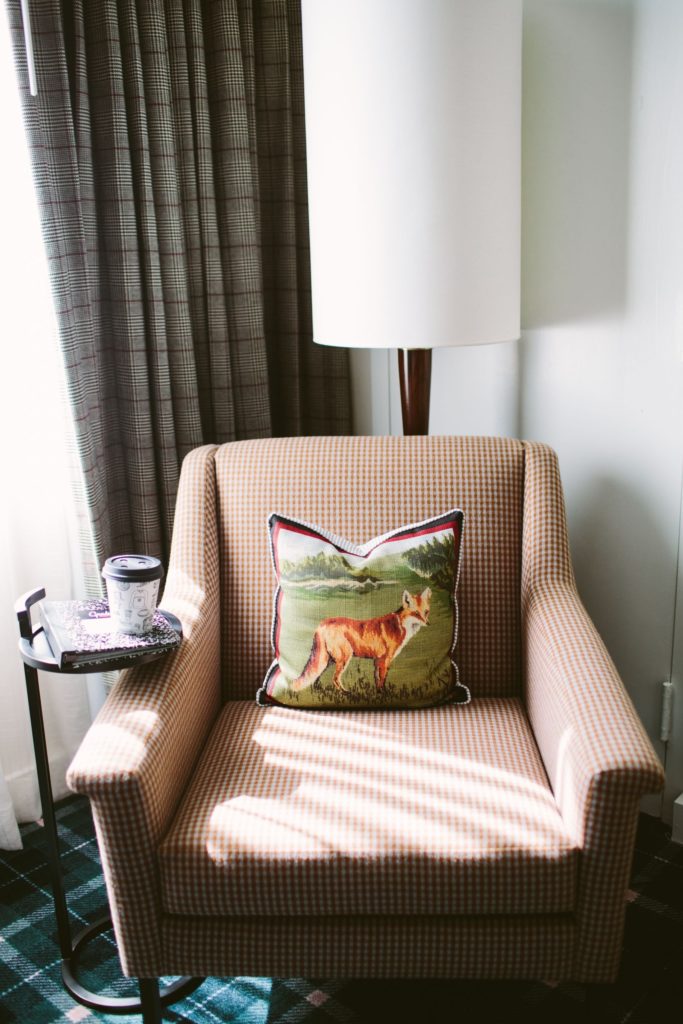 preppy vintage decor, east coast traditional hotels
