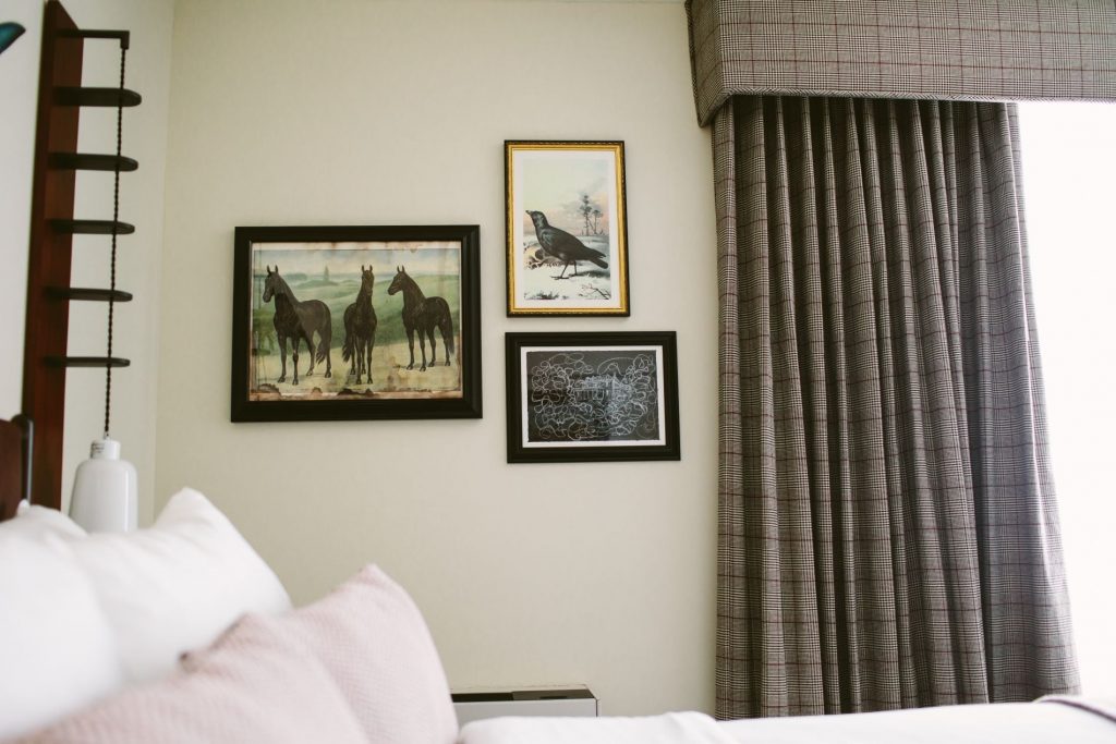 vintage decor, preppy East coast decorating