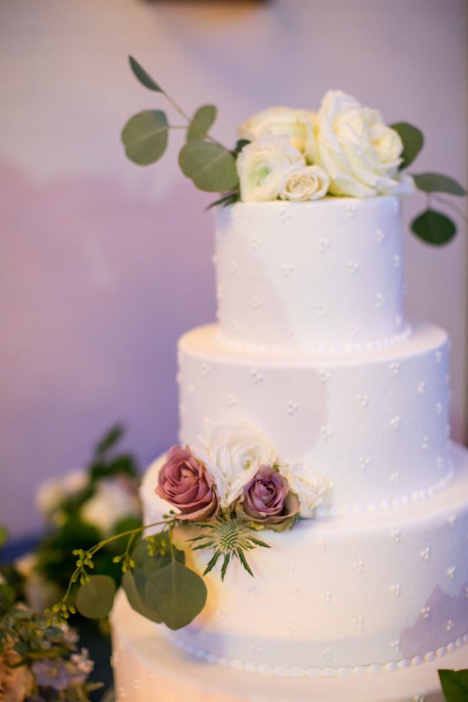 classic round wedding cake, floral wedding cakes