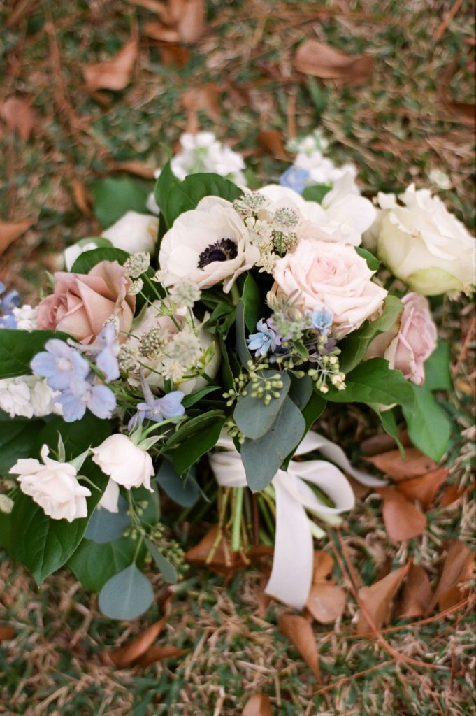 elegant winter wedding bouquet