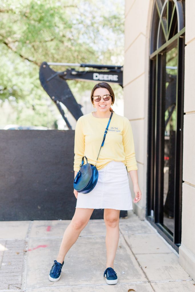 White jean skirt outfit ideas, how to wear denim skirts