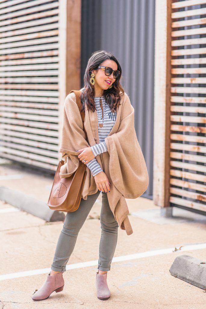 casual Thanksgiving outfit idea 
