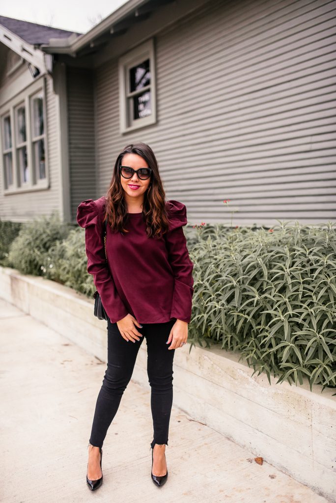 Puffy shoulder top, black patent pumps