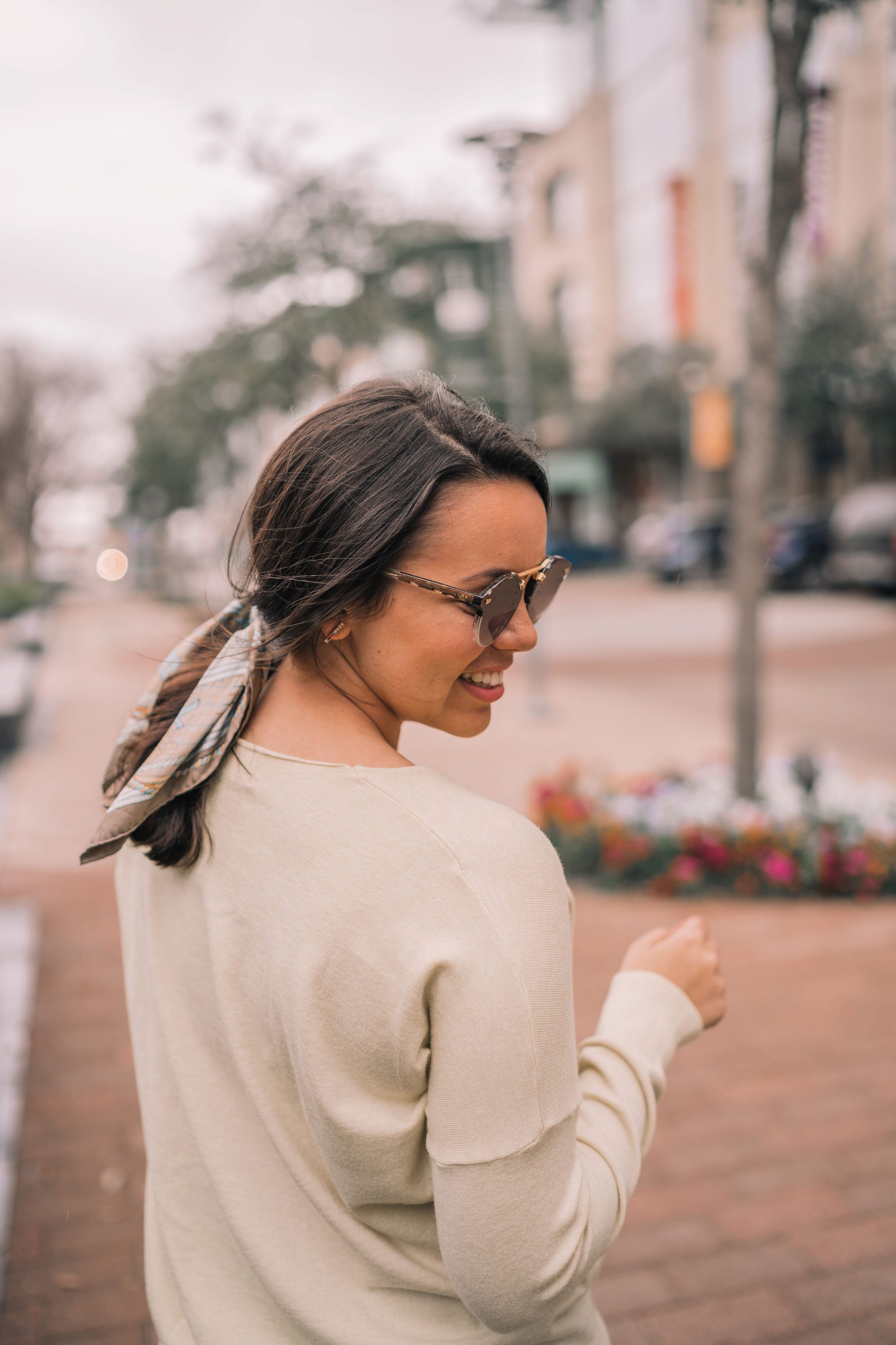 How to wear a vintage scarf in your ponytail |AGirl Wonder Life