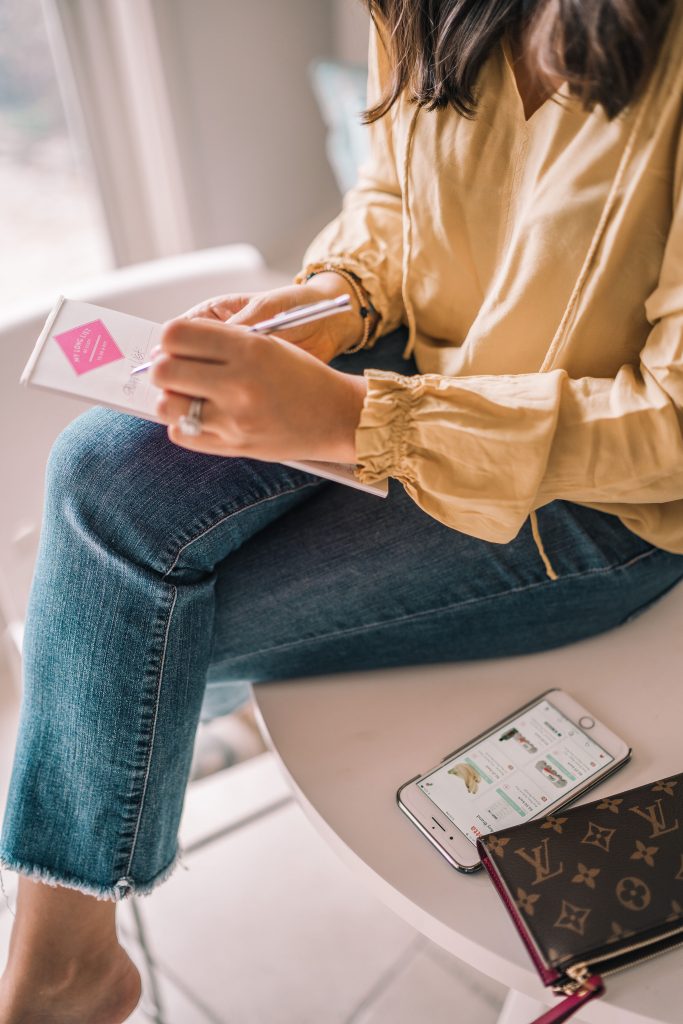 must have iphone apps, save money | Girl Wonder Life