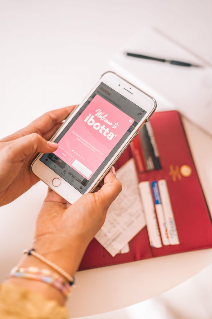 save money with the Ibotta App | Girl Wonder Life