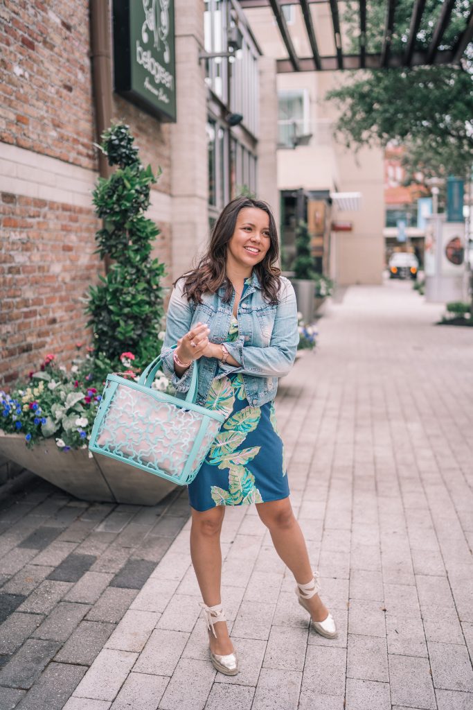 Vacation-ready palm print dress