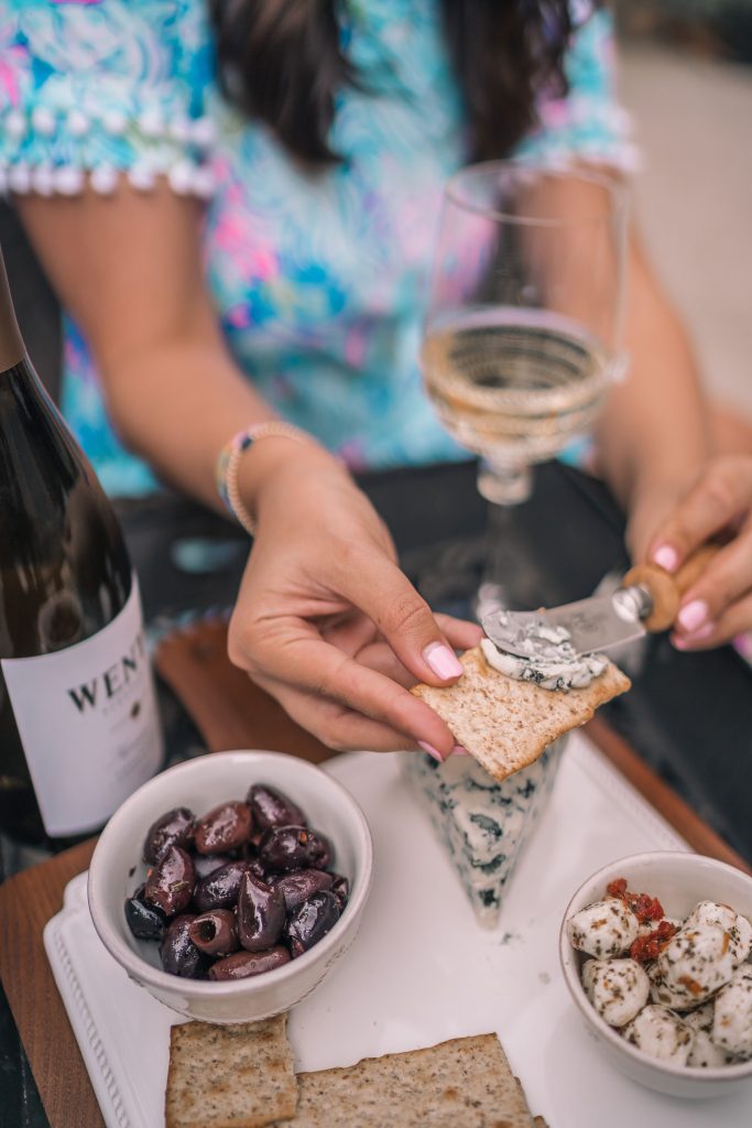 5 minute cheeseboard for entertaining 