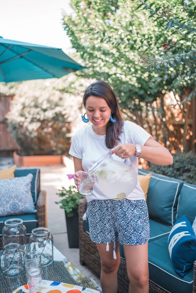 Summer outdoor entertaining at home ideas | Girl Wonder Life