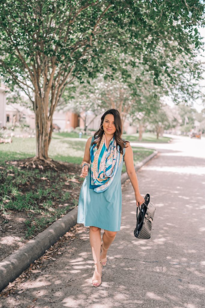 How to wear a scarf with a dress 