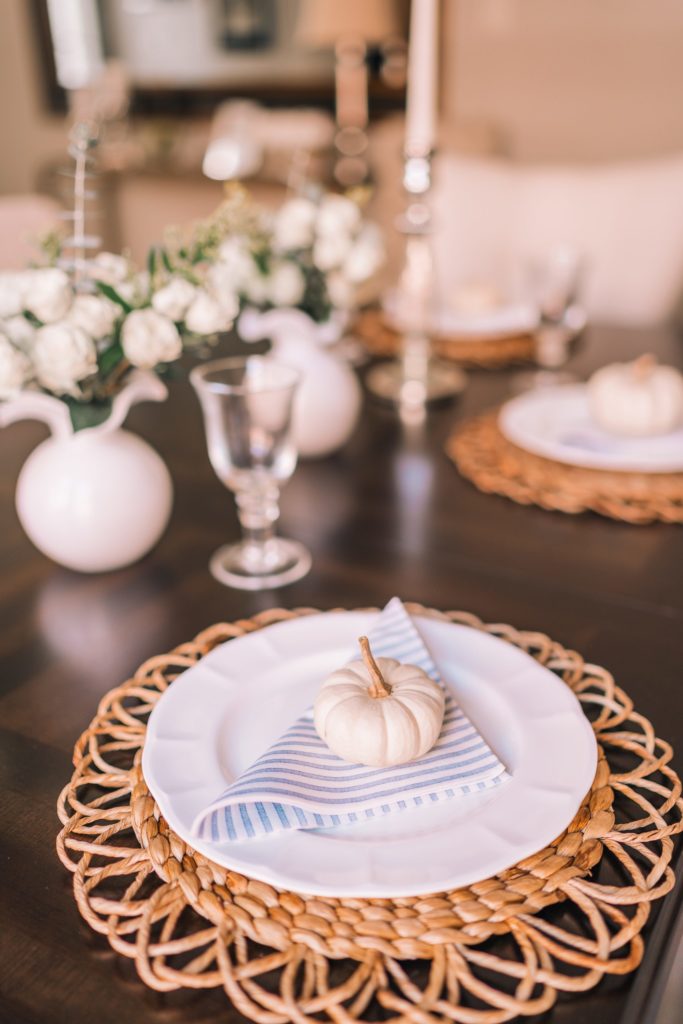 Simple and clean fall dining table ideas | Girl Wonder Life