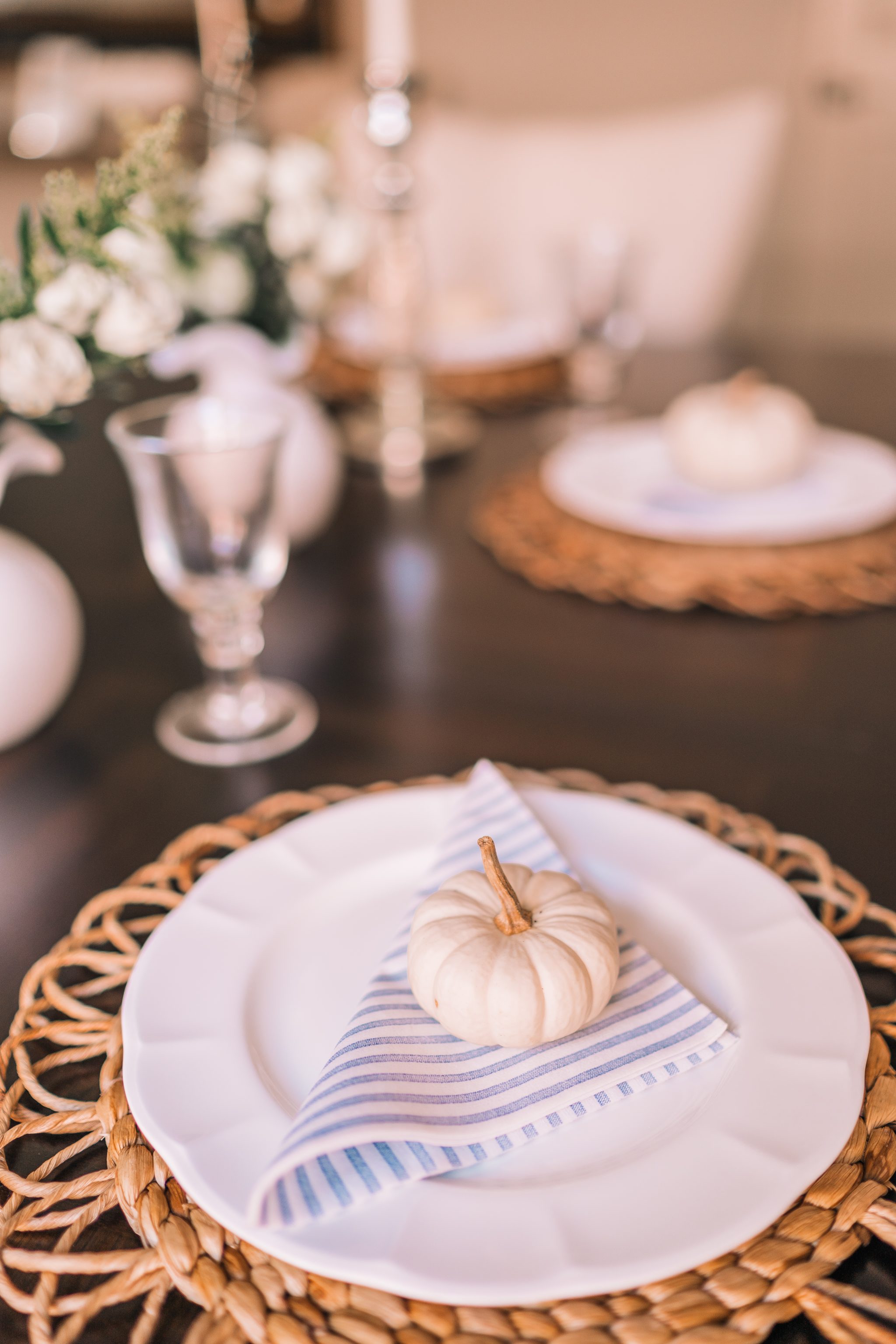 Simple fall tablescape, Vietri papersoft dinner napkins