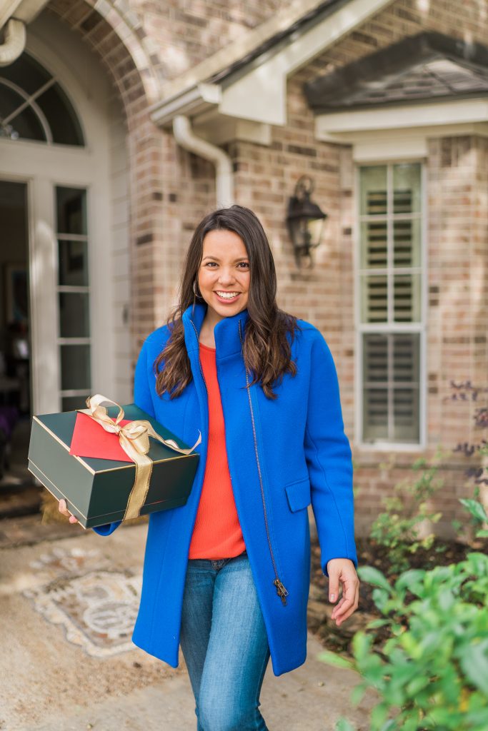 How to Spread Holiday Cheer to Your Neighbors | Girl Wonder Life