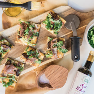 Easy dinner recipe idea flatbread pizza | Girl Wonder Life