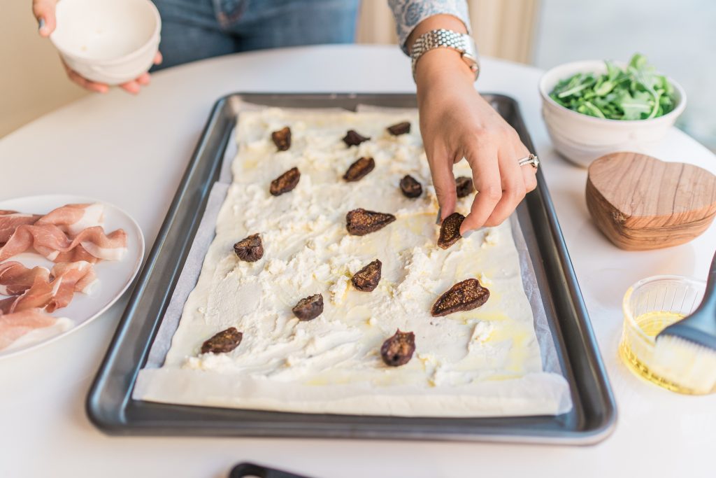 Fresh Mission figs flatbread pizza recipe