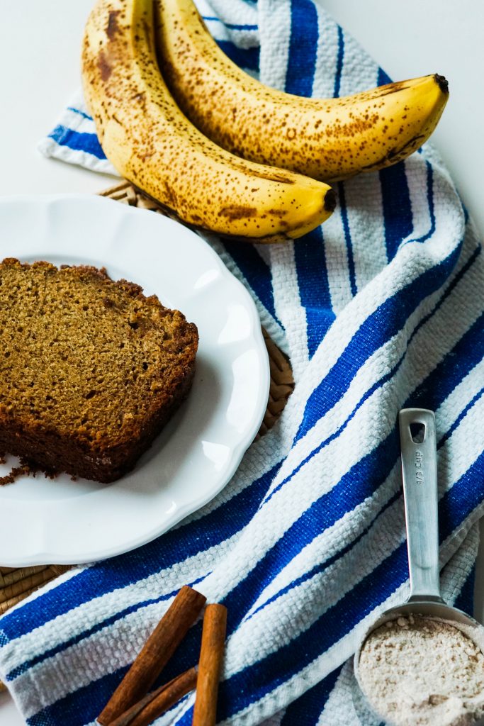 Cinnamon banana bread that's easy to make