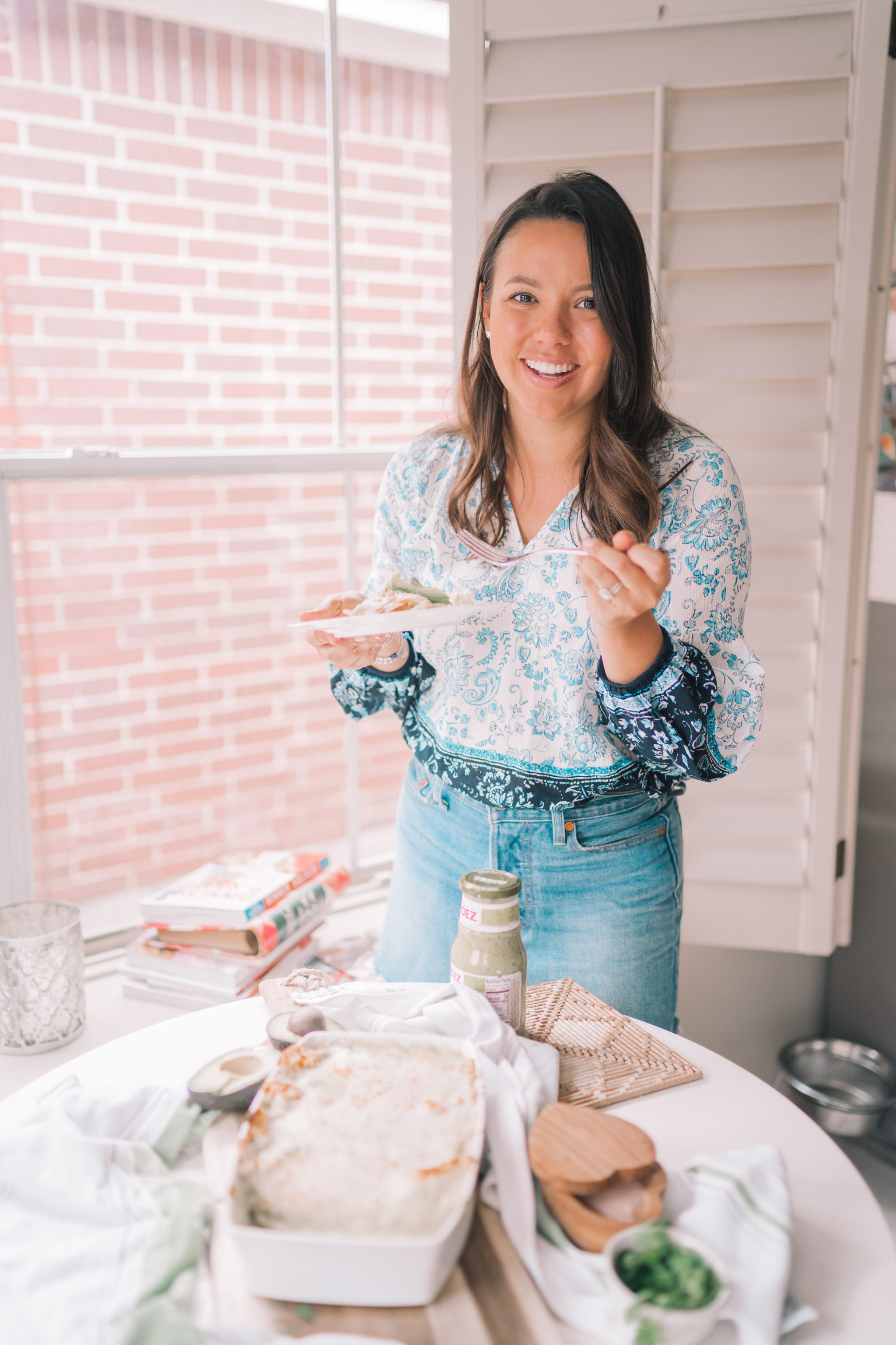 Shredded chicken enchiladas with guacamole salsa