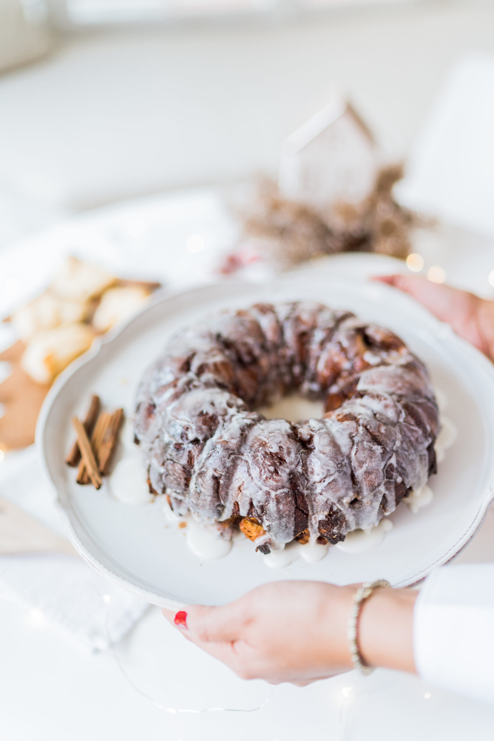 Pull-apart cinnamon roll monkey bread