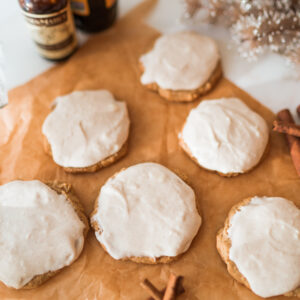 Ginger spiced sugar cookies with frosting | Girl Wonder Life