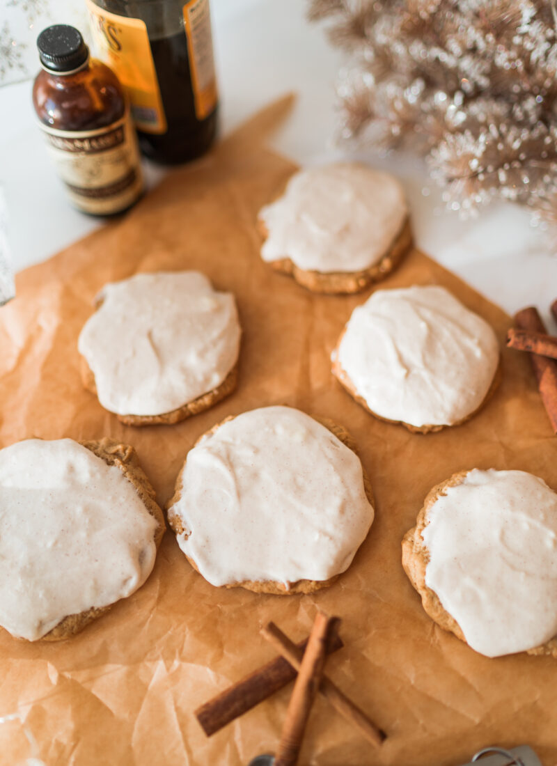 Ginger spiced sugar cookies with frosting | Girl Wonder Life