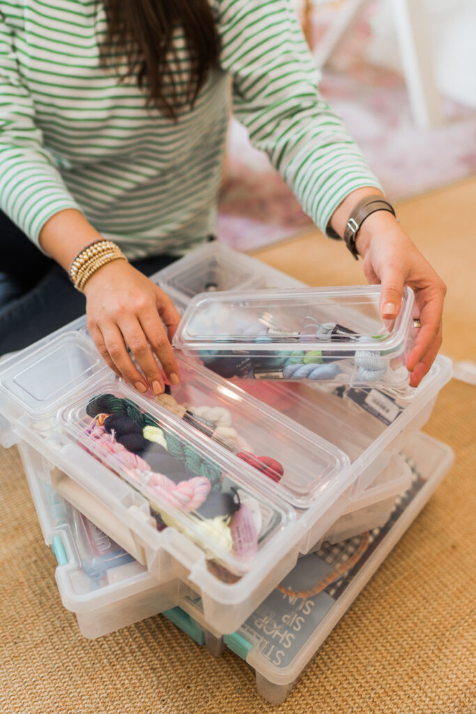 Artbin medium super satchel for needlepoint supplies | Girl Wonder Life