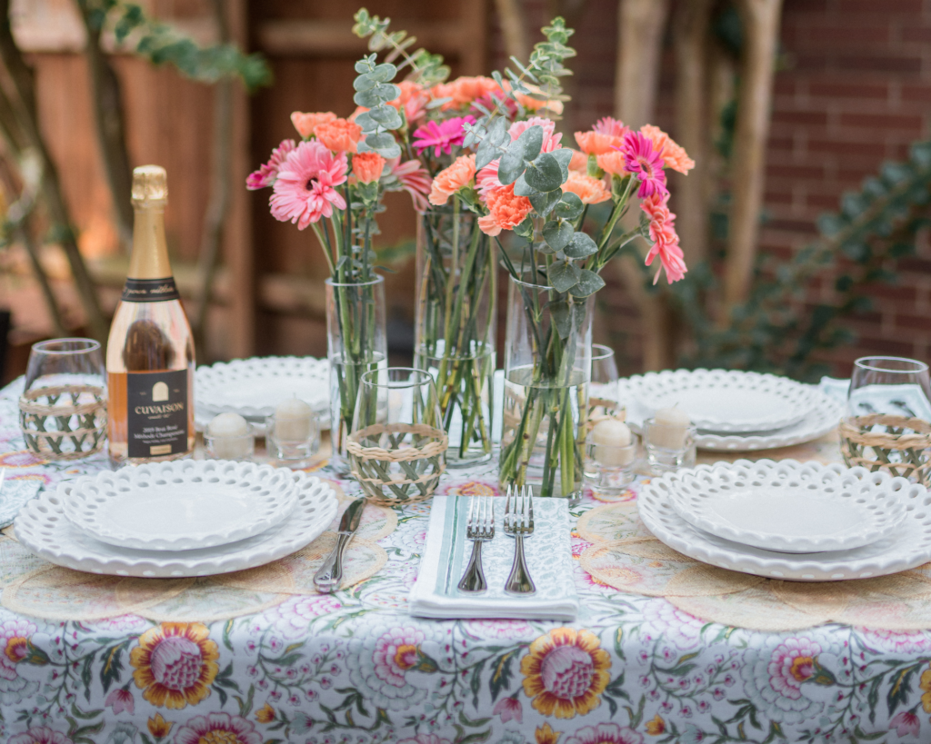 Ideas for floral arrangements or centerpieces for an outdoor table in the summer, easy Trader Joe's flower arrangements | Girl Wonder Life